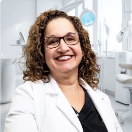 Miami dental surgeon Dr. Yudith Gonzalez specialist at Aponte Dental Corp